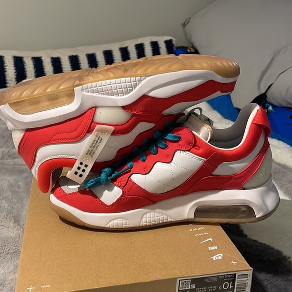 Jordan MA2 Chile Red/ White-Cyber Teal - Picture 6 of 6